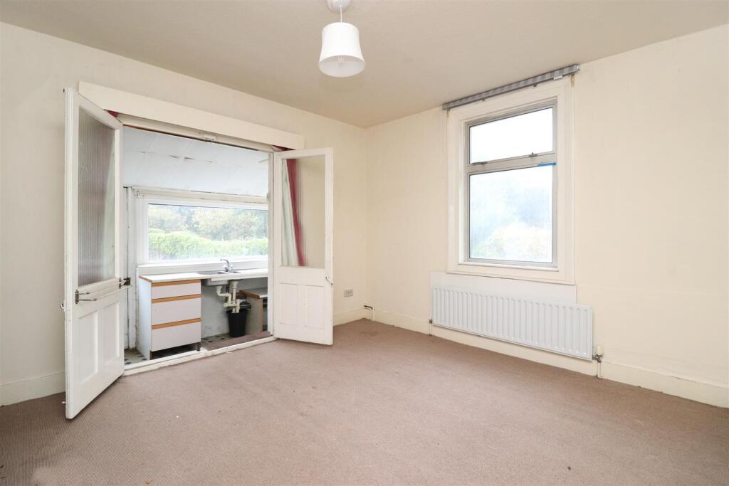 bedroom 3.JPG