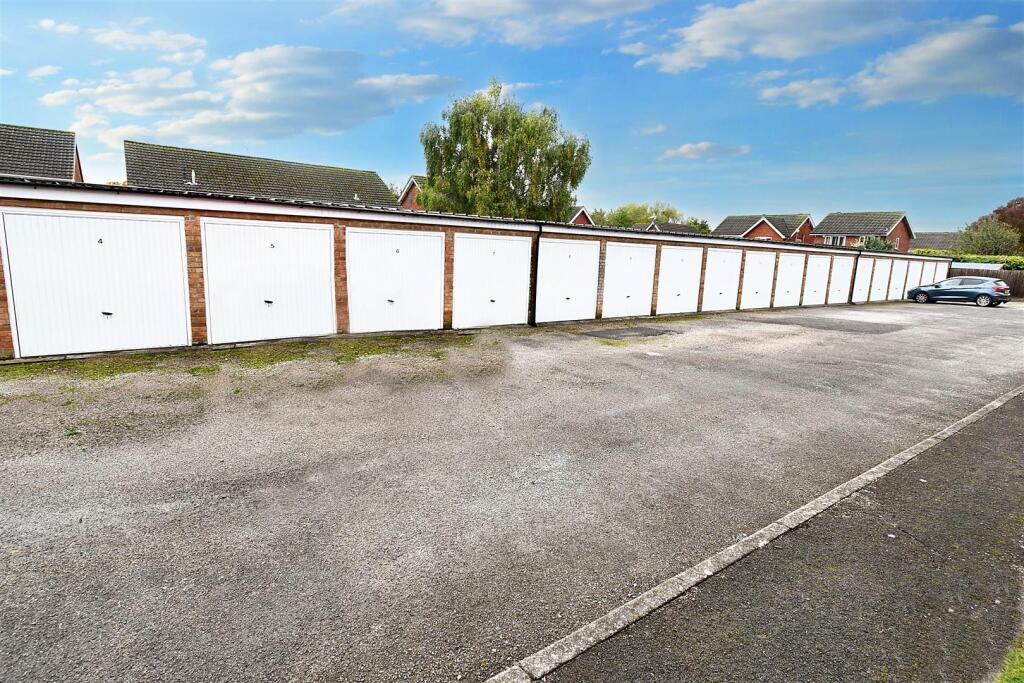 Garages &amp; Parking