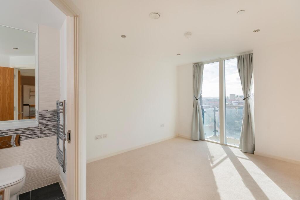 11N04OCC - Bedroom B.jpg
