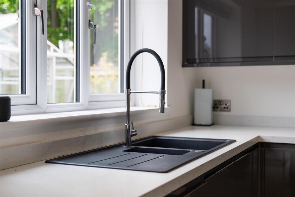 Open Plan Kitchen-10.jpg