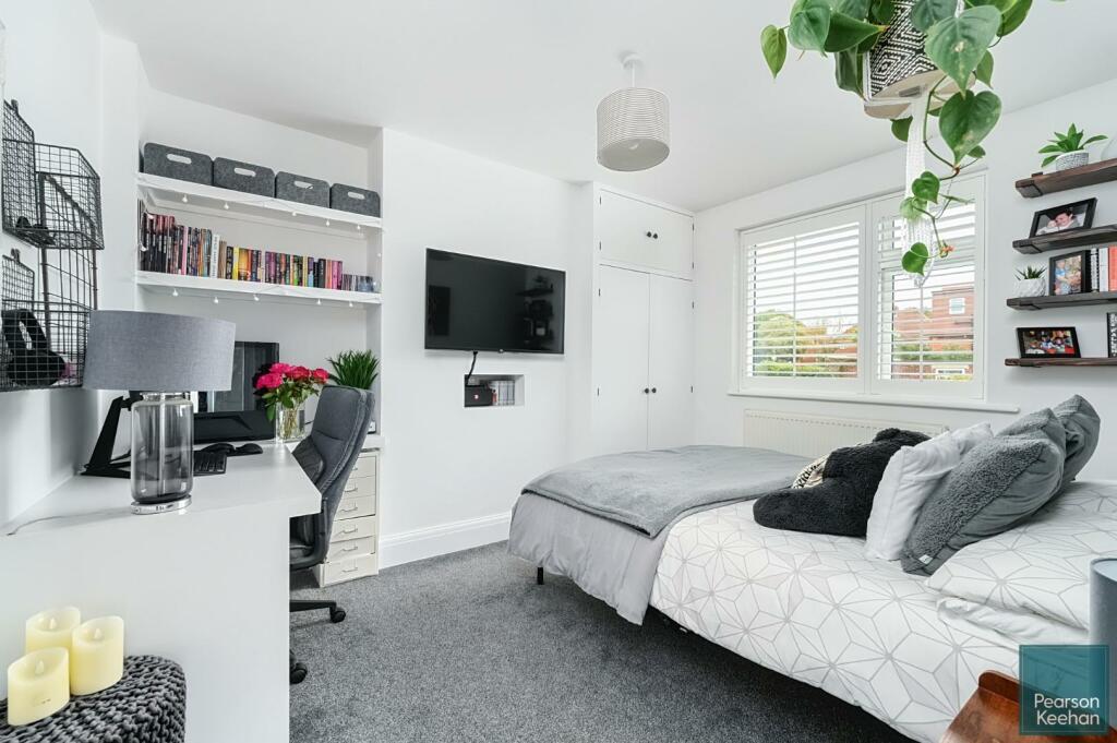 93 Applesham Ave, BN3 (16).jpg