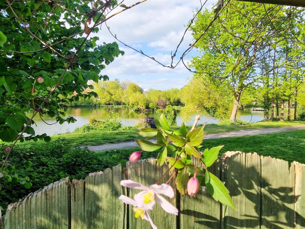 Direct access to the reservoir