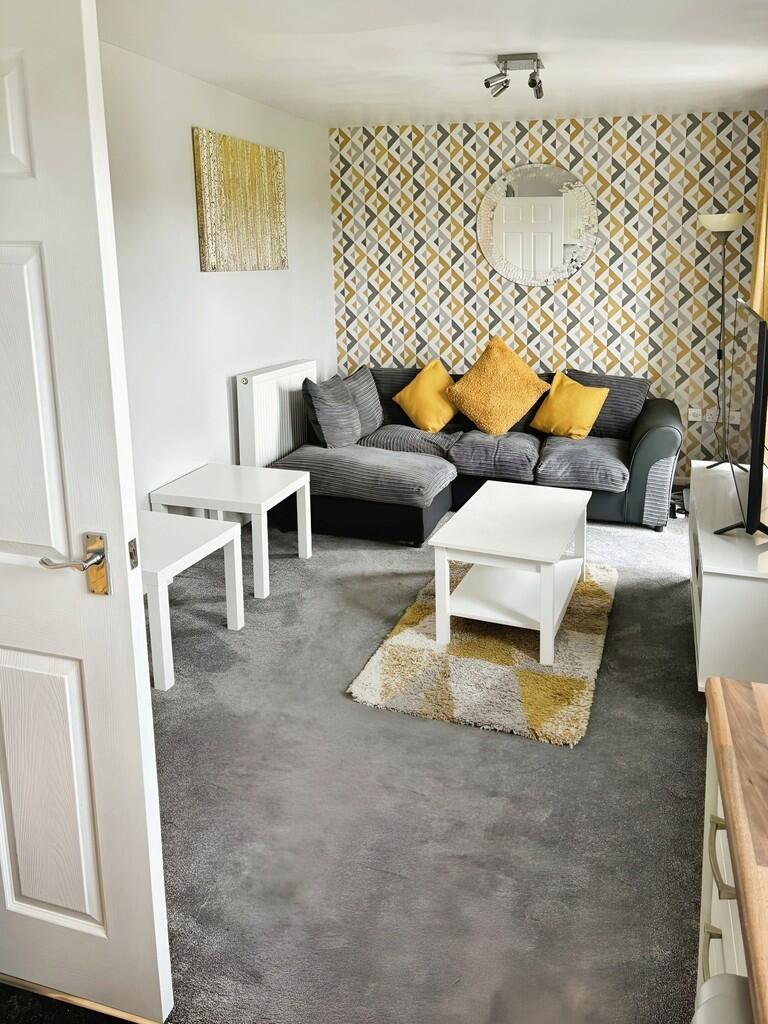 e5756fe7-WhatsApp...