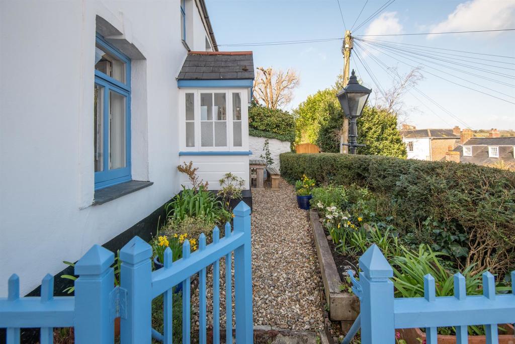 Front Garden.jpg