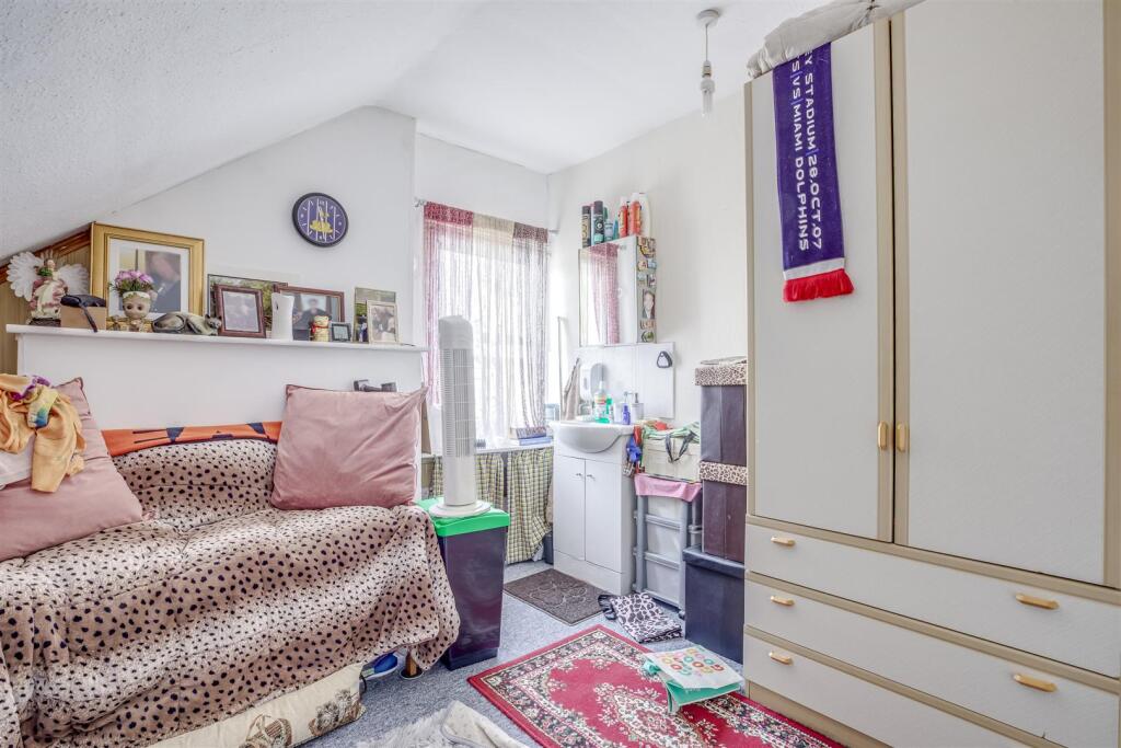 22 Priory Road, HP13 6SL-7.jpg