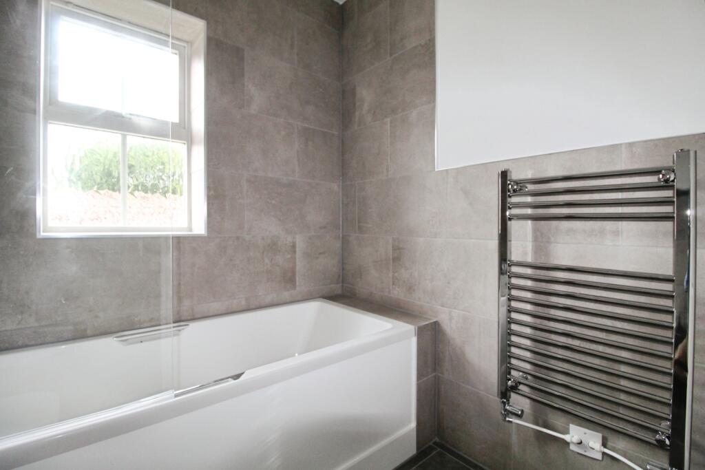 pbox-bathroom-312800.JPG