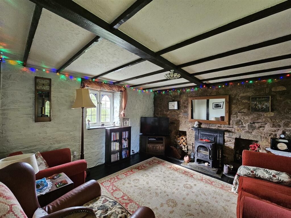 Third living room.jpg