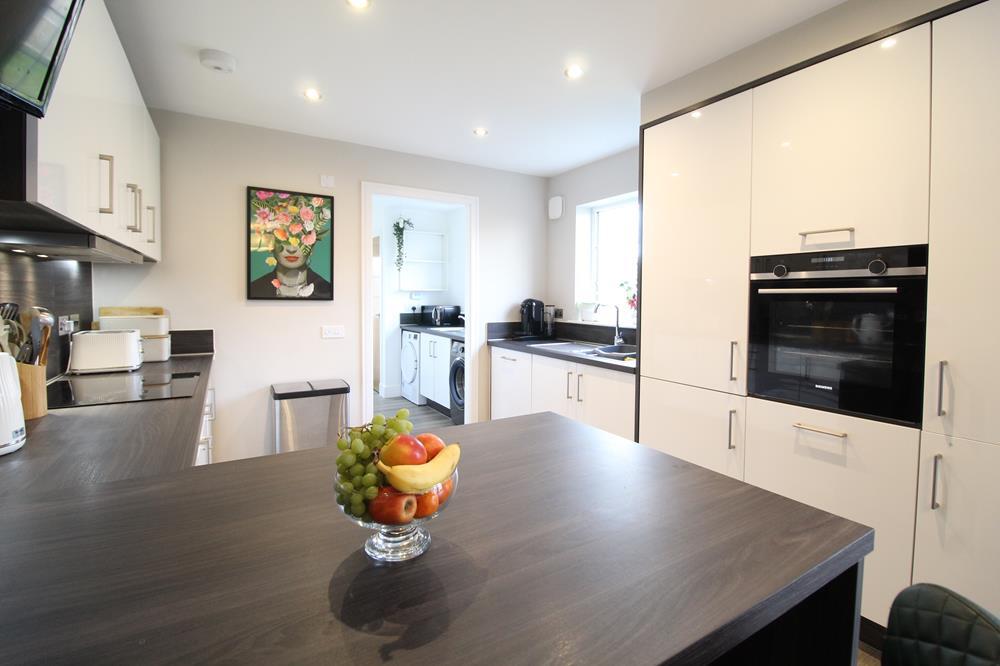 Kitchen 03