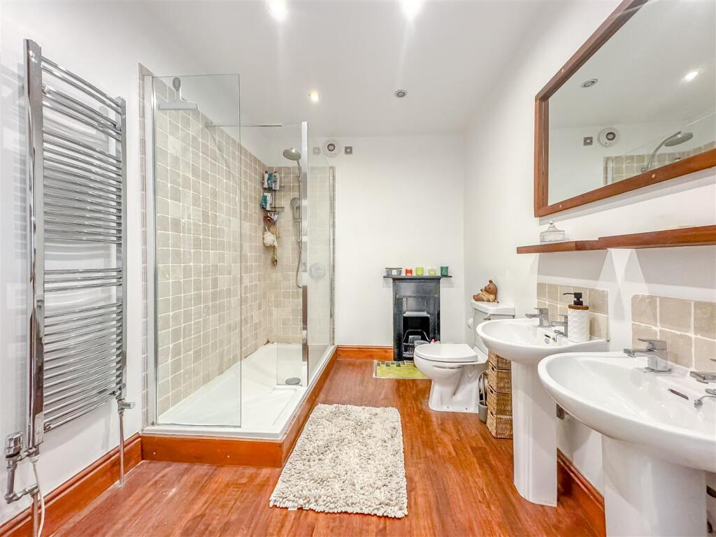8639916-interior49.jpg
