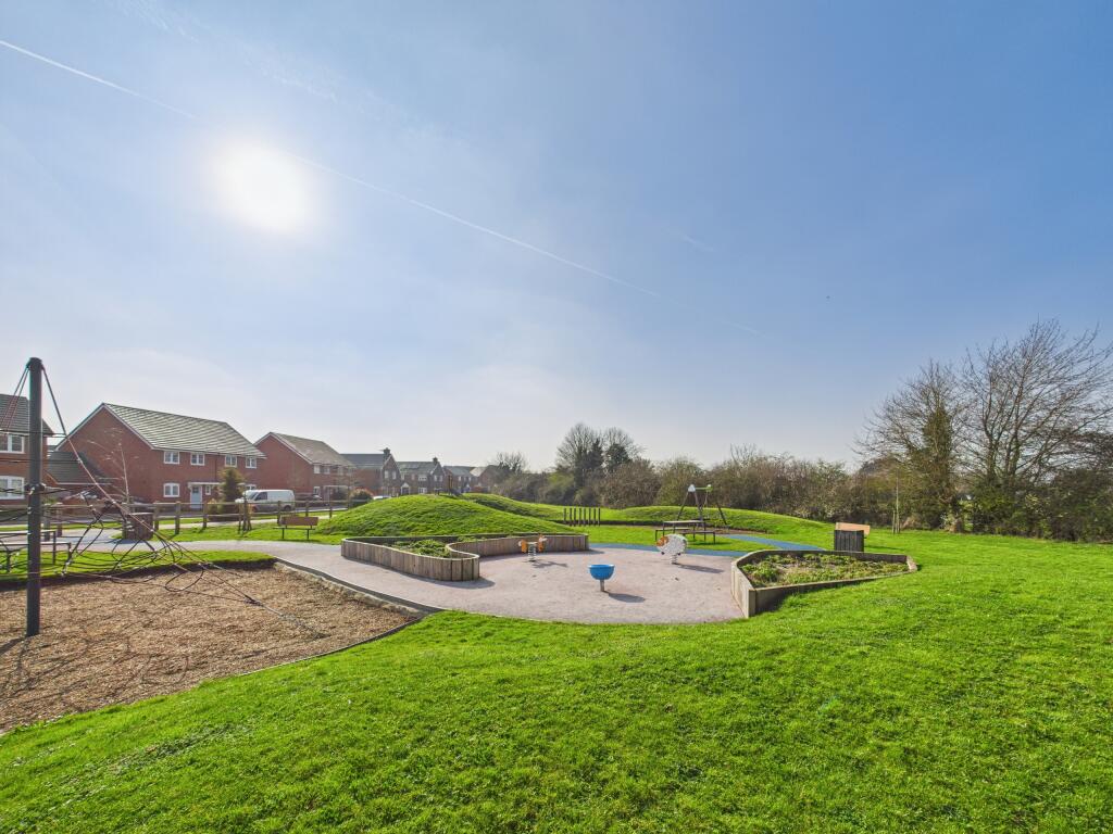 CAM01354G0-PR0468-STILL024