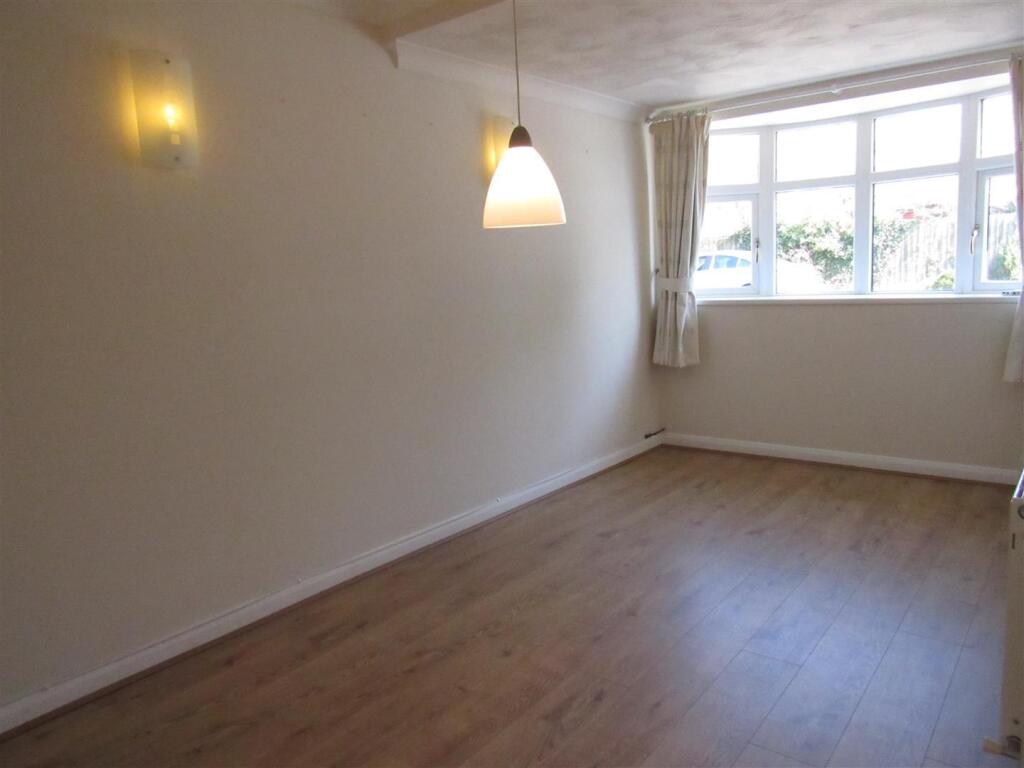 Dining Area.jpg