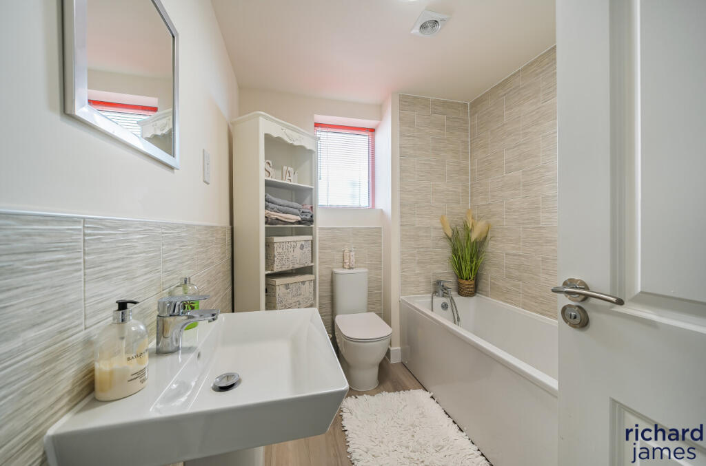 f09c596717b5425baf35f6dc63109358