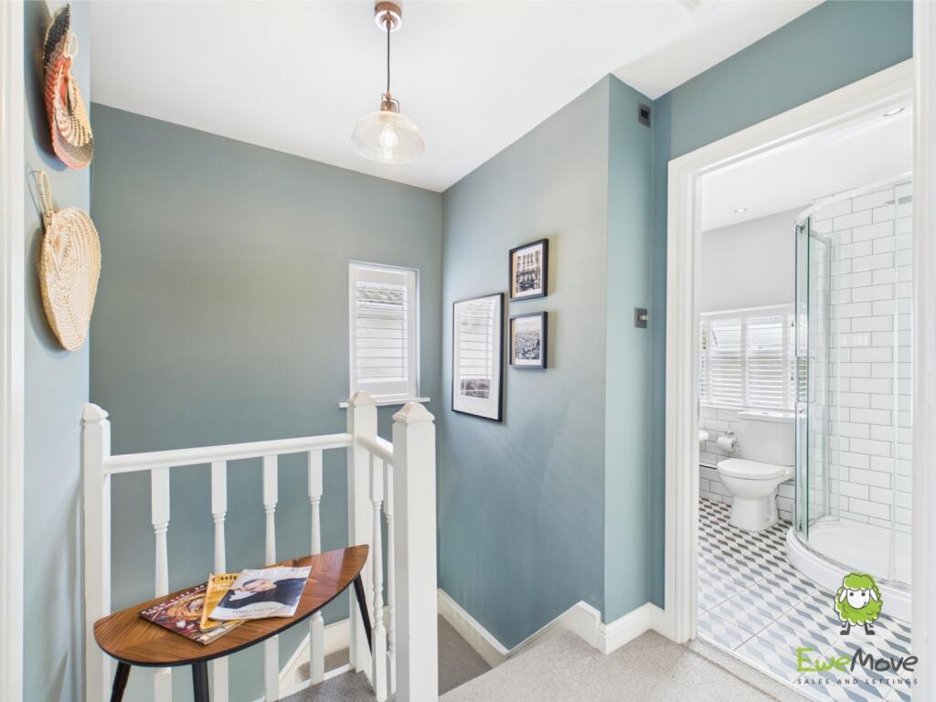 CAM03778G0-PR0235-STILL030