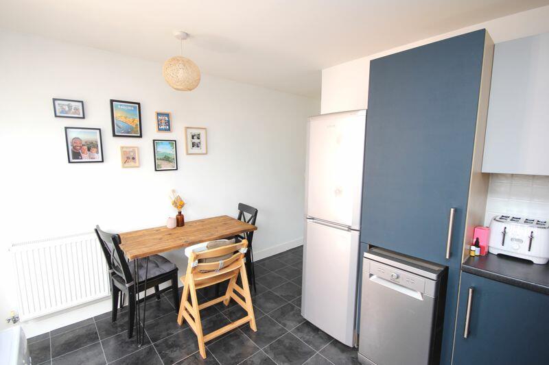 Kitchen / breakfast area