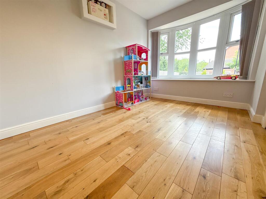 SNUG / PLAYROOM / OFFICE