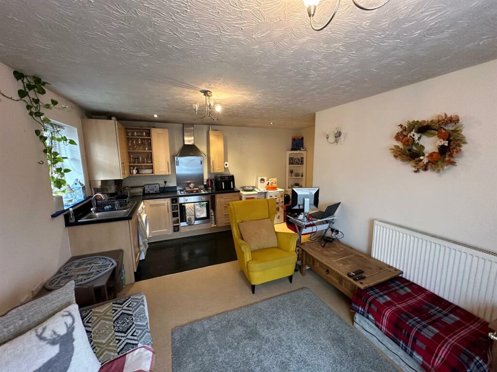 40 Manorhouse 2.jpg