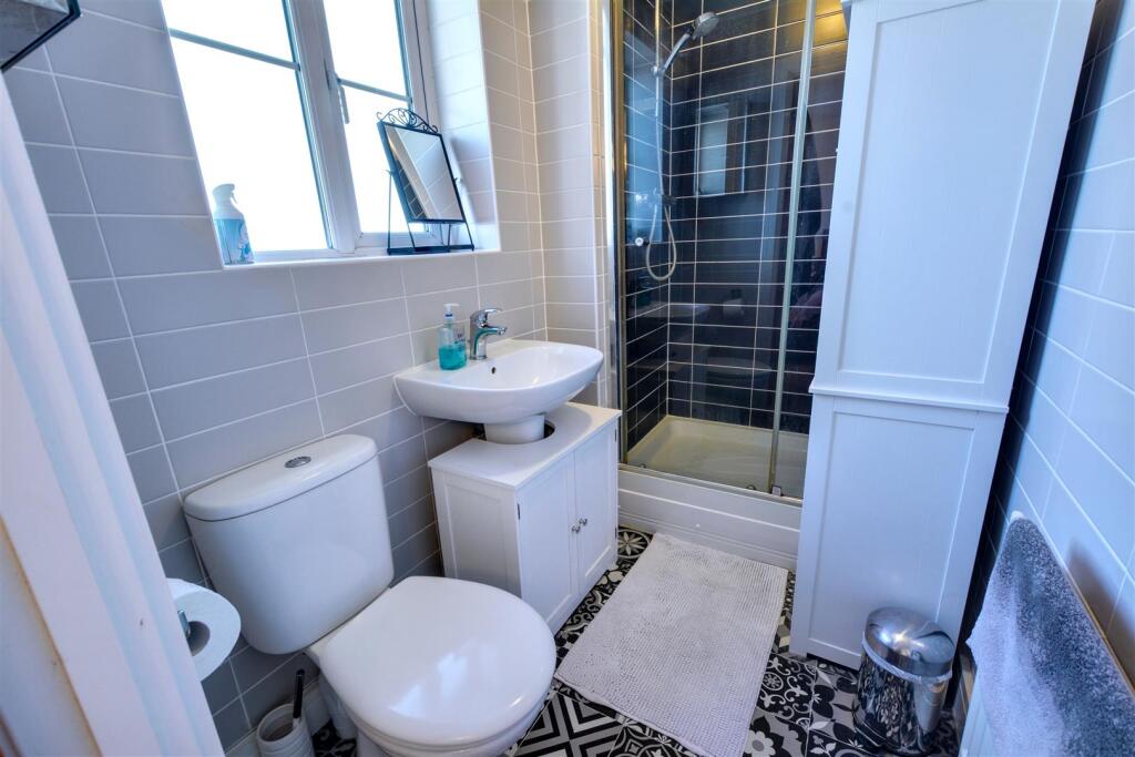 Ensuite_1.jpeg