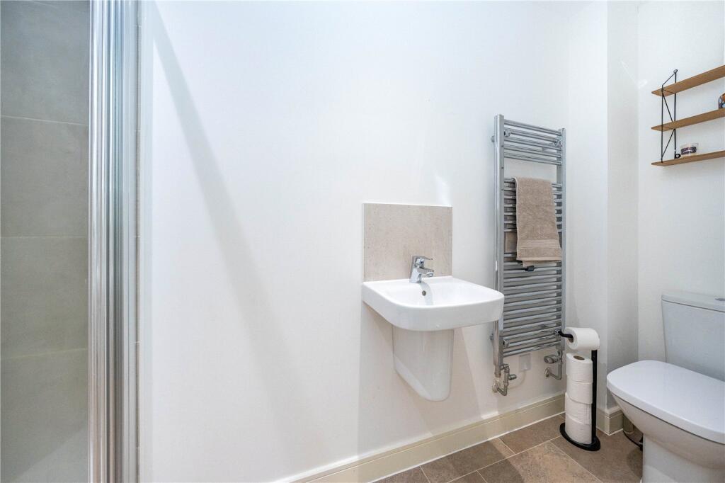 En Suite To The Main