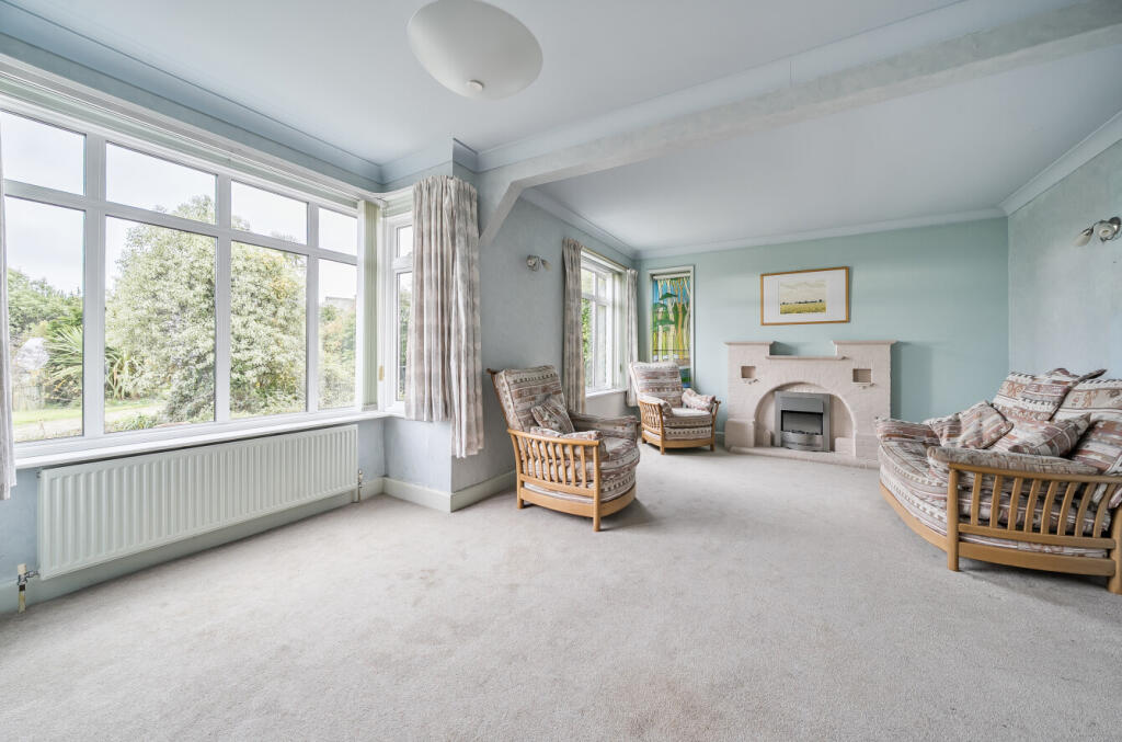 1359301-9-68ee217...