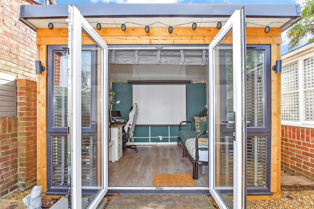 Workshop/Outbuildings