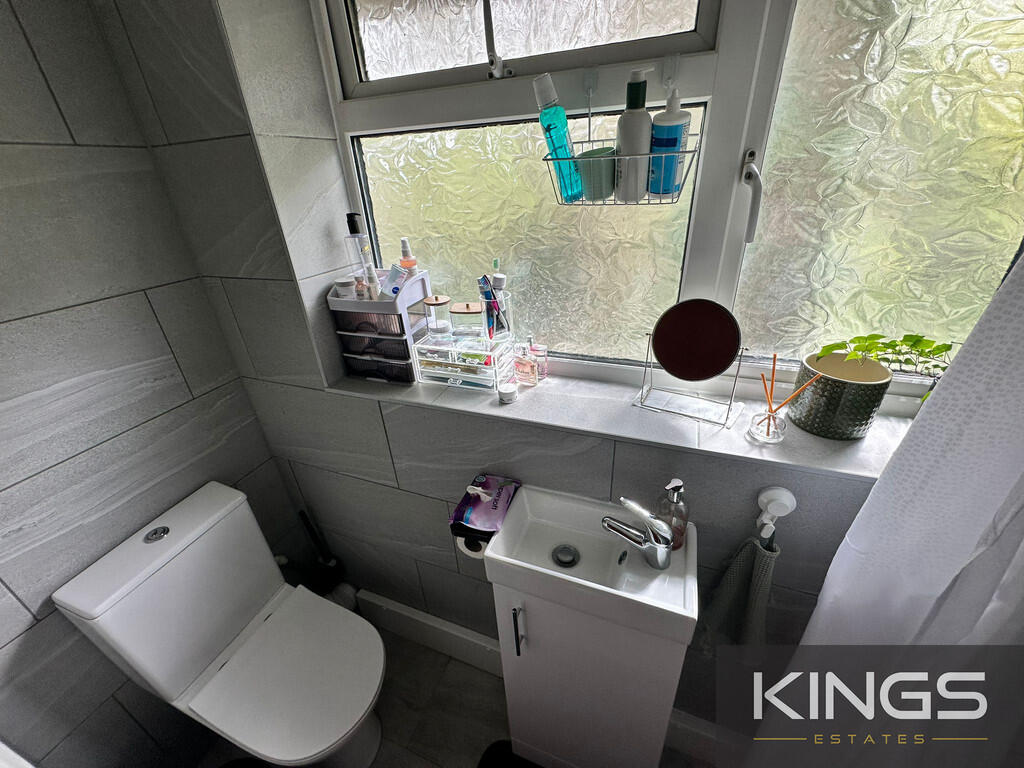 44b Burgess Rd (4...