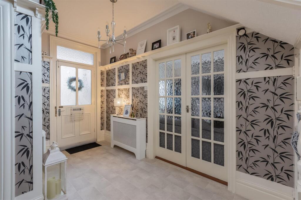 Station Avenue 14 Hallway-1.jpg