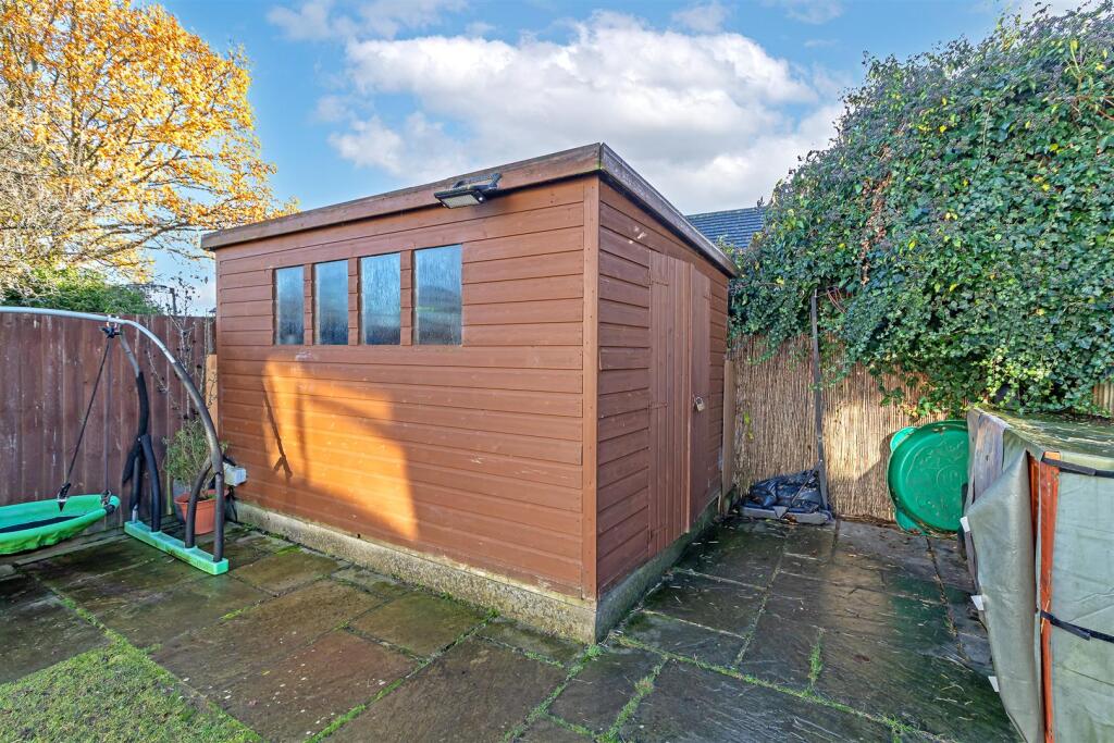 26KitchenerClose-35.jpg