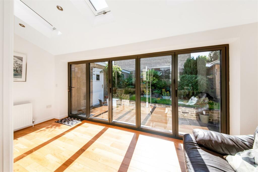 SECOND SITTING ROOM.jpg