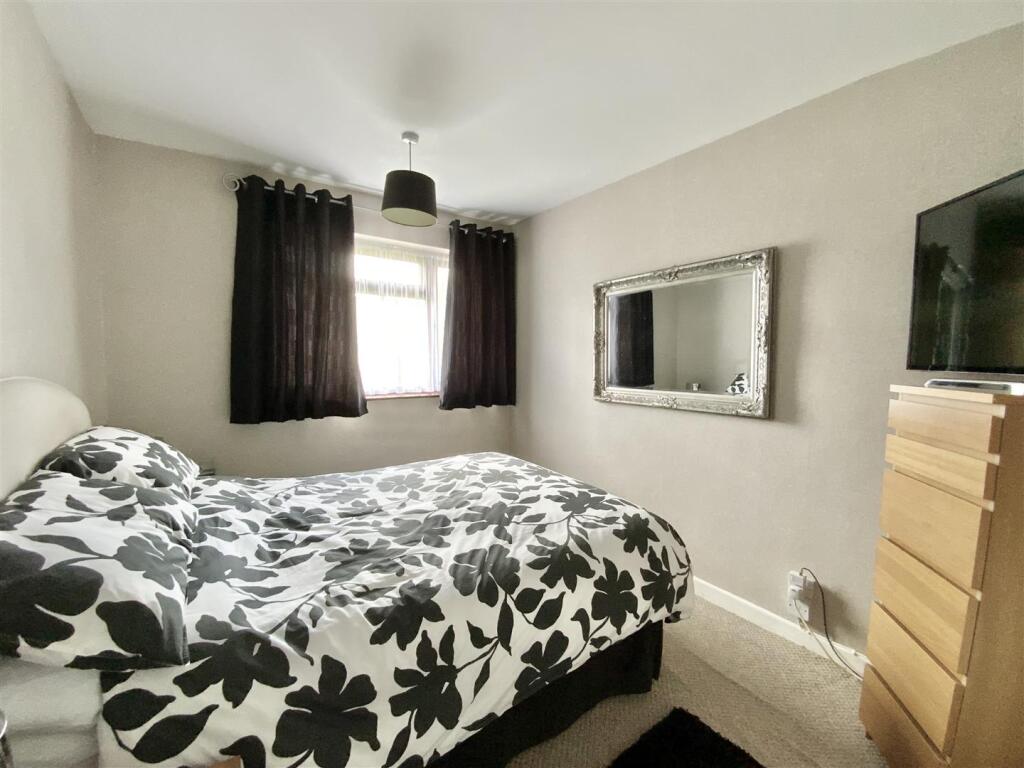 Bedroom 1 (Ground Floor)