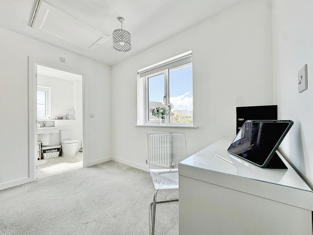 27 Oak Tree Road, Great Glen, Leicester, LE8 9HP