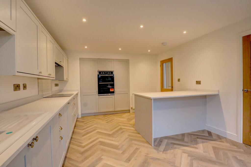 Kitchen Diner 1.jpg
