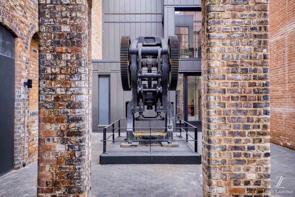 XT401681-HDR(3)