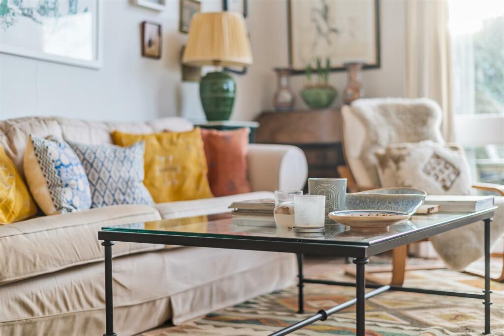 Feature sitting room table.jpg