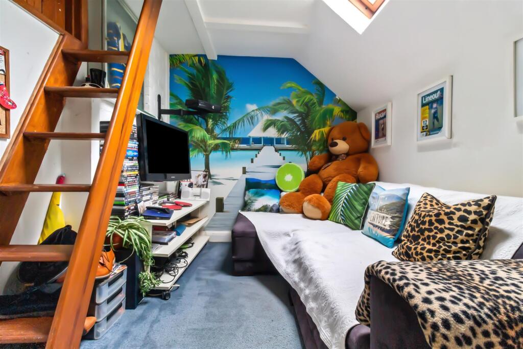 St Raphael Road 3-024.jpg