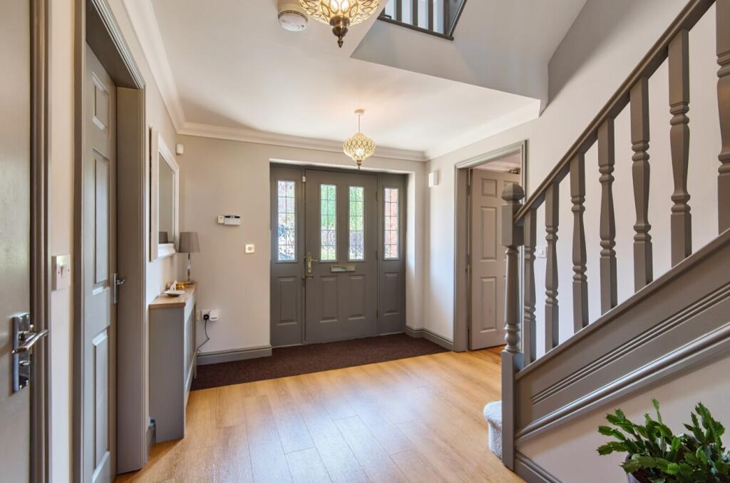 1293334-6-682a4f90aac56-ARW