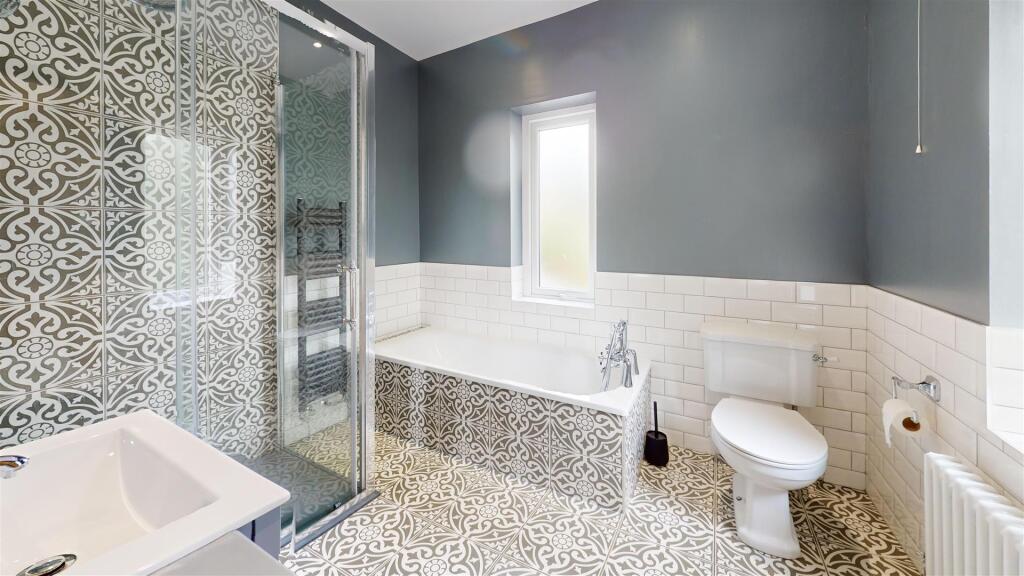 Turner-Lane-Bathroom.jpg