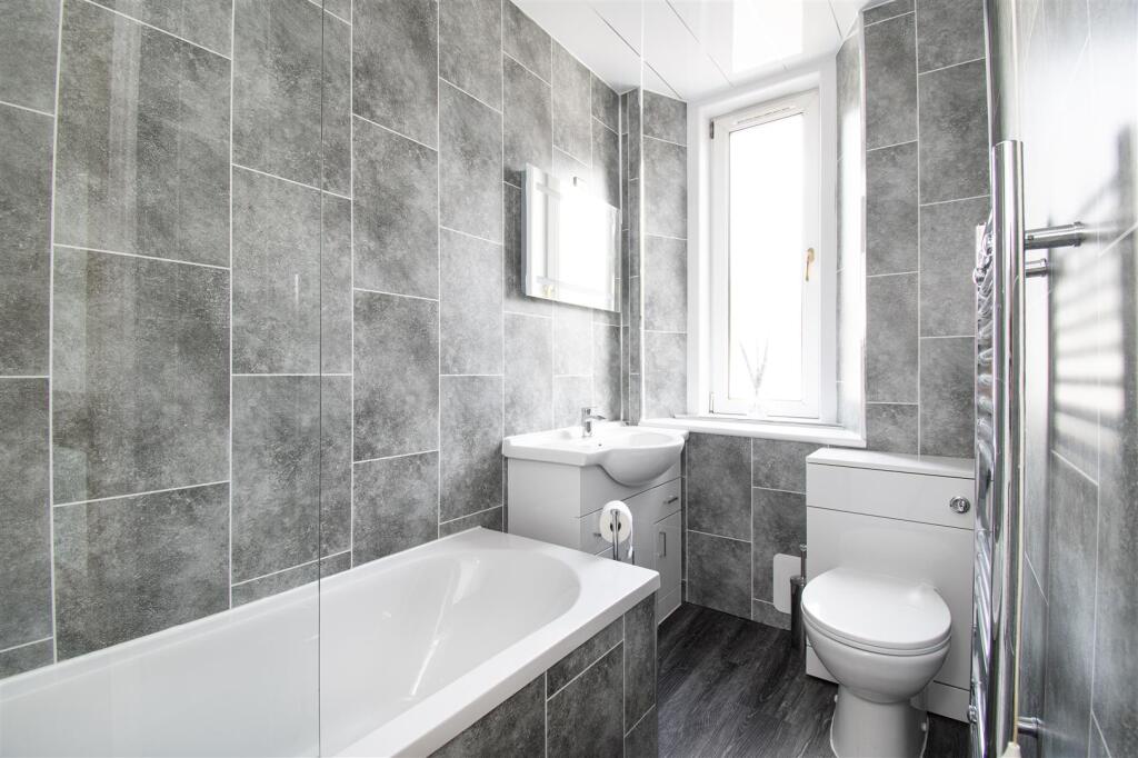bathroom (1).jpg