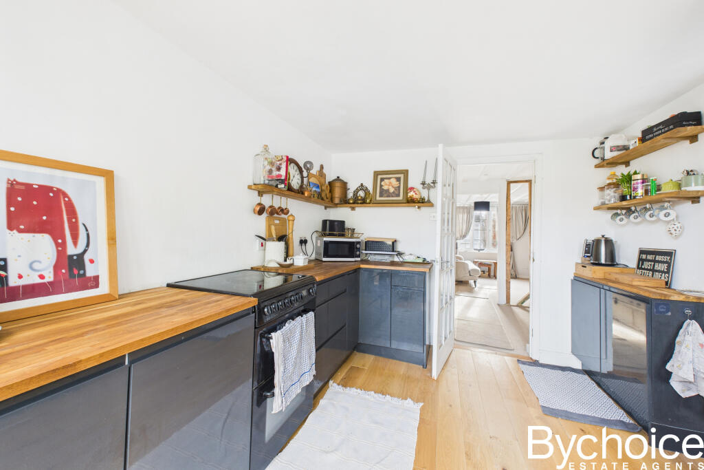 CAM05454G0-PR0072-STILL008