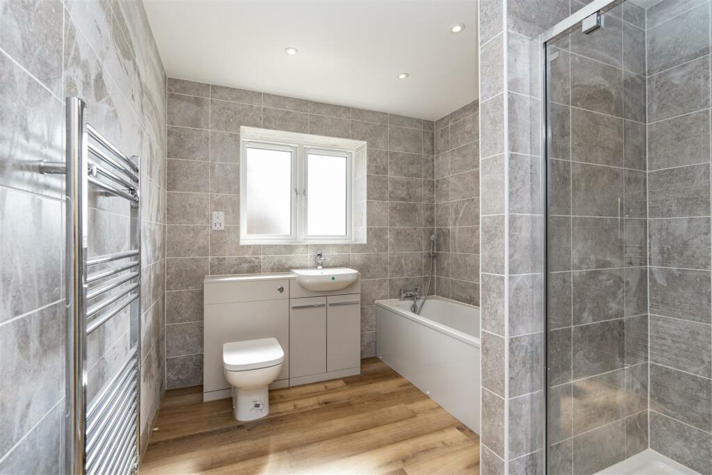 P8-Bathroom.jpg