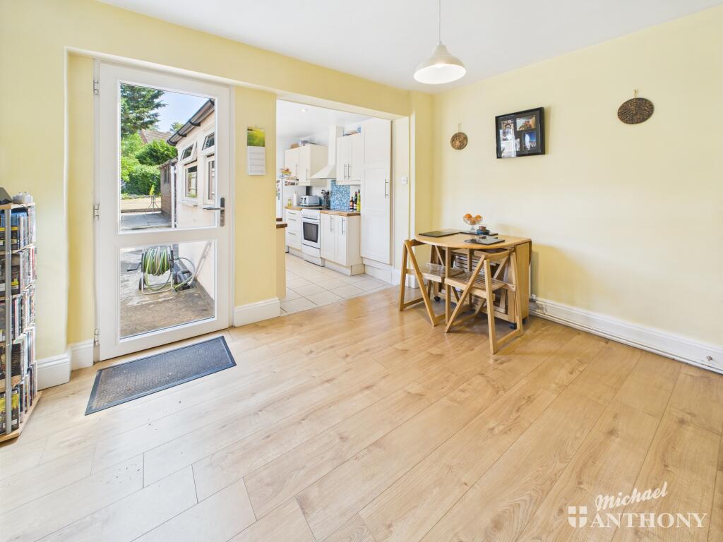 CAM02773G0-PR0324-STILL010