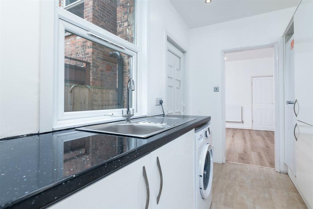 71 Central Avenue New Basford Nottingham