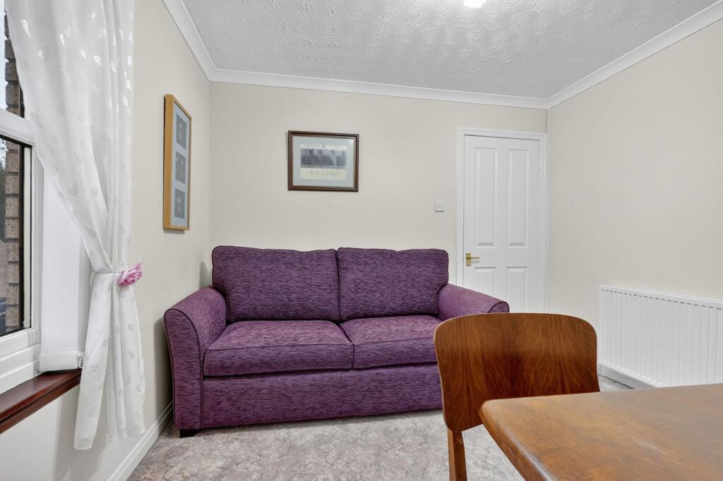 Bedroom 2 / Dining Room