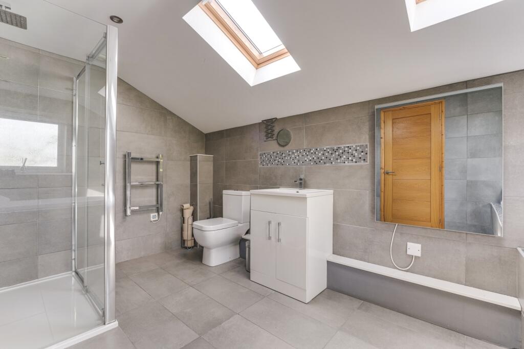 Ensuite bathroom