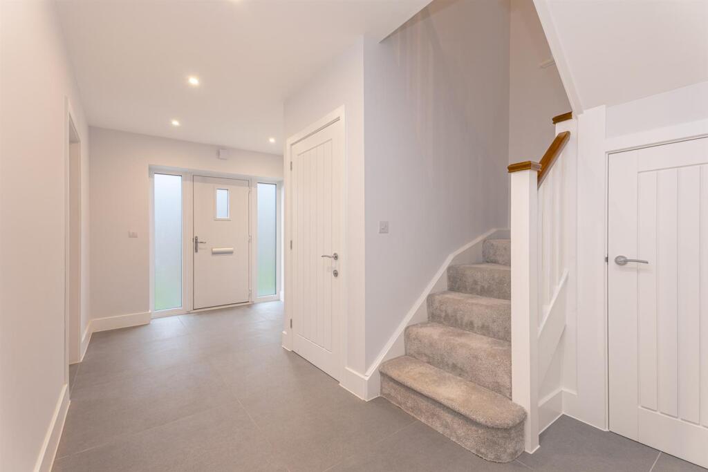 Hall.jpg