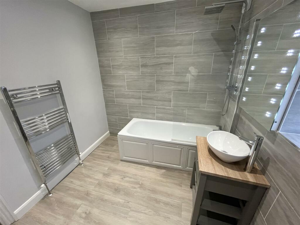 Bathroom Aspect 2