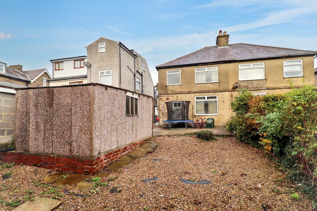 87 Lilycroft Road, Bradford, BD9 5AH