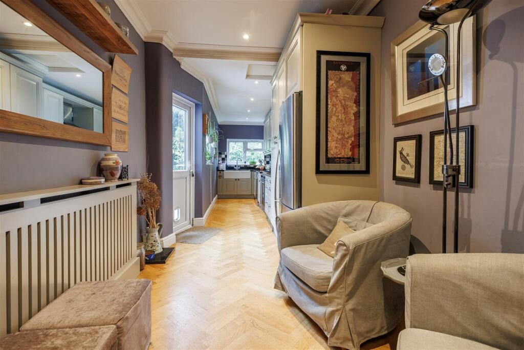 Kendal Avenue 9