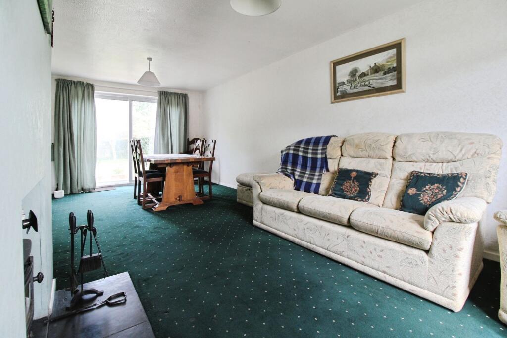 Living Room / Dining Room