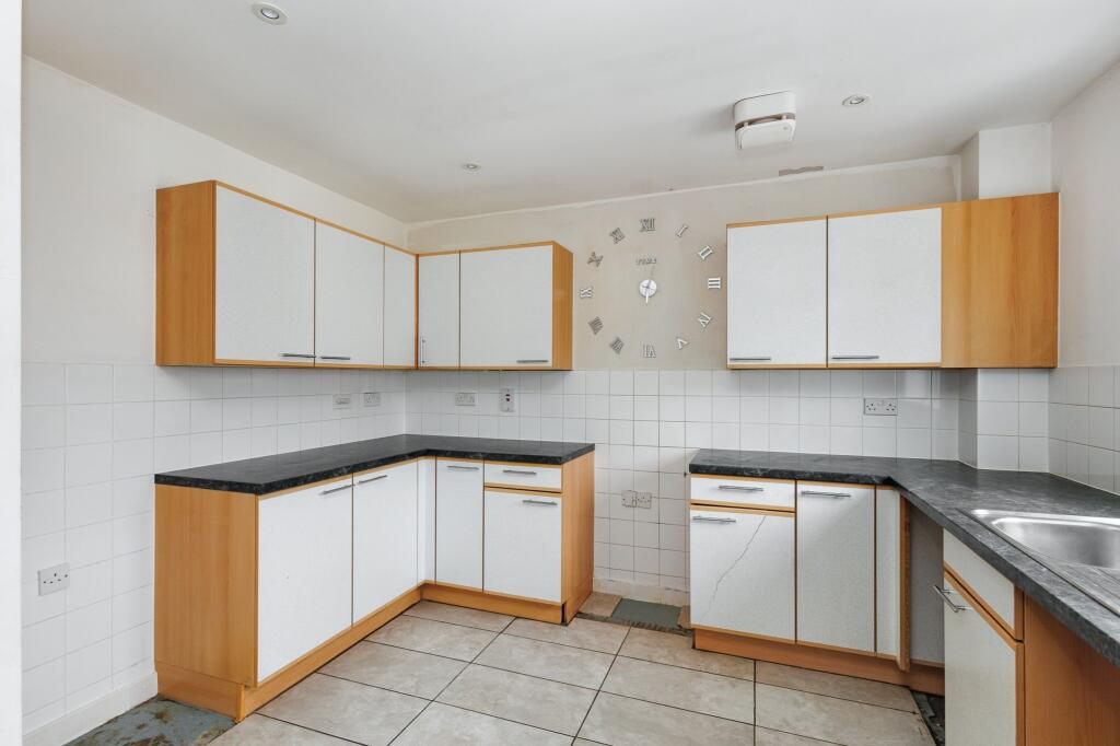 37 Clear Water Place, The Waterways, Oxford, OX2 7NL