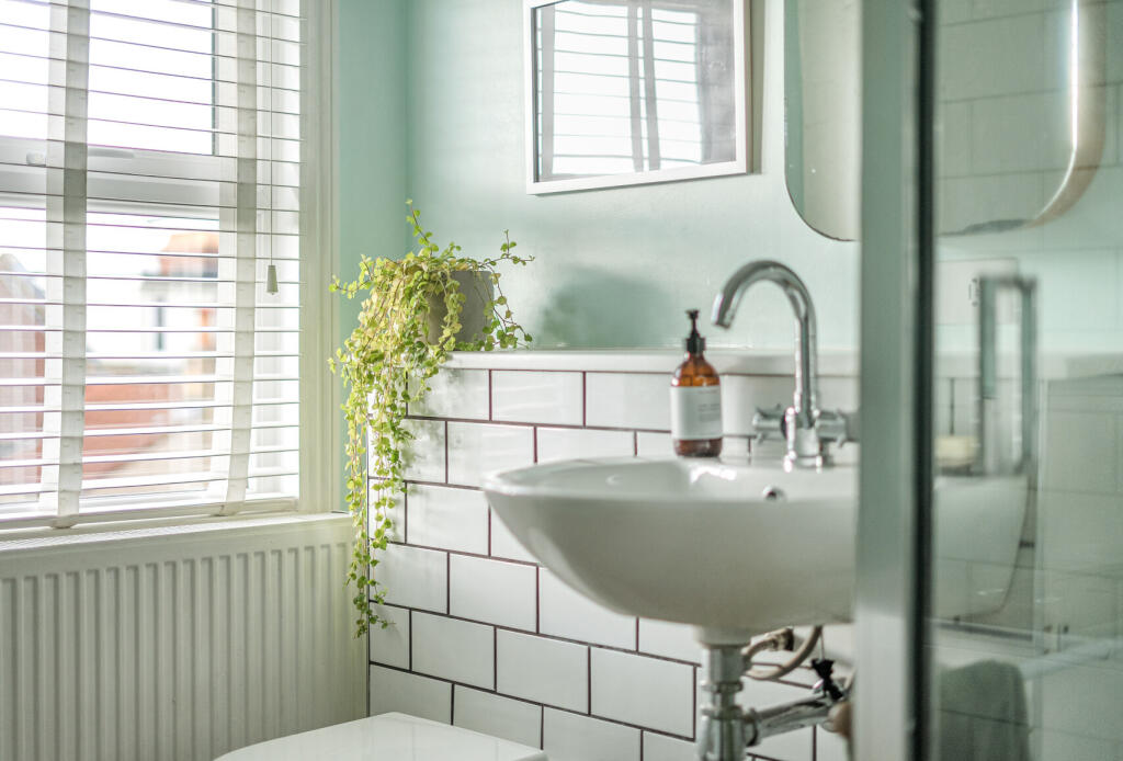 31-682244d633012-...